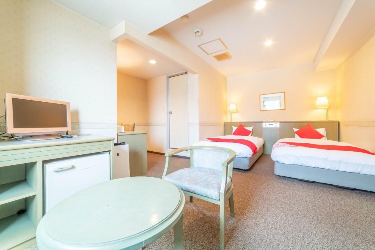 Oyo Business Hotel Nishiura Йокаичи Екстериор снимка