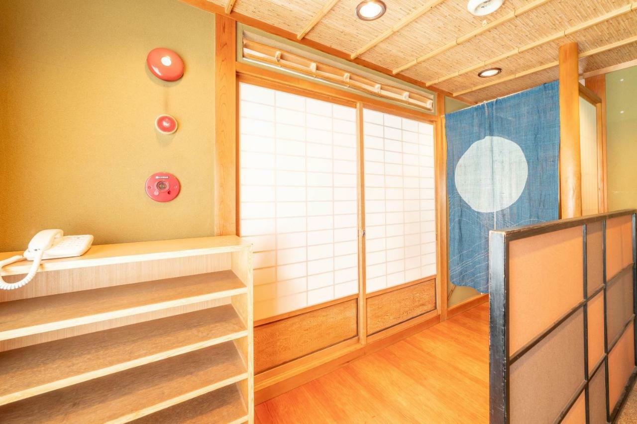 Oyo Business Hotel Nishiura Йокаичи Екстериор снимка